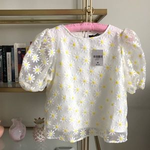 NWT F21 Daisy Puff Sleeve Top